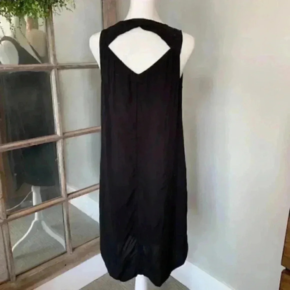 GAP V-Neck Sleeveless Dress - Picture 3 of 5